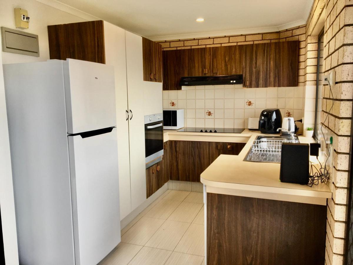 Seascapeatalexbeach Budget Accomodation Alexandra Headland Eksteriør billede